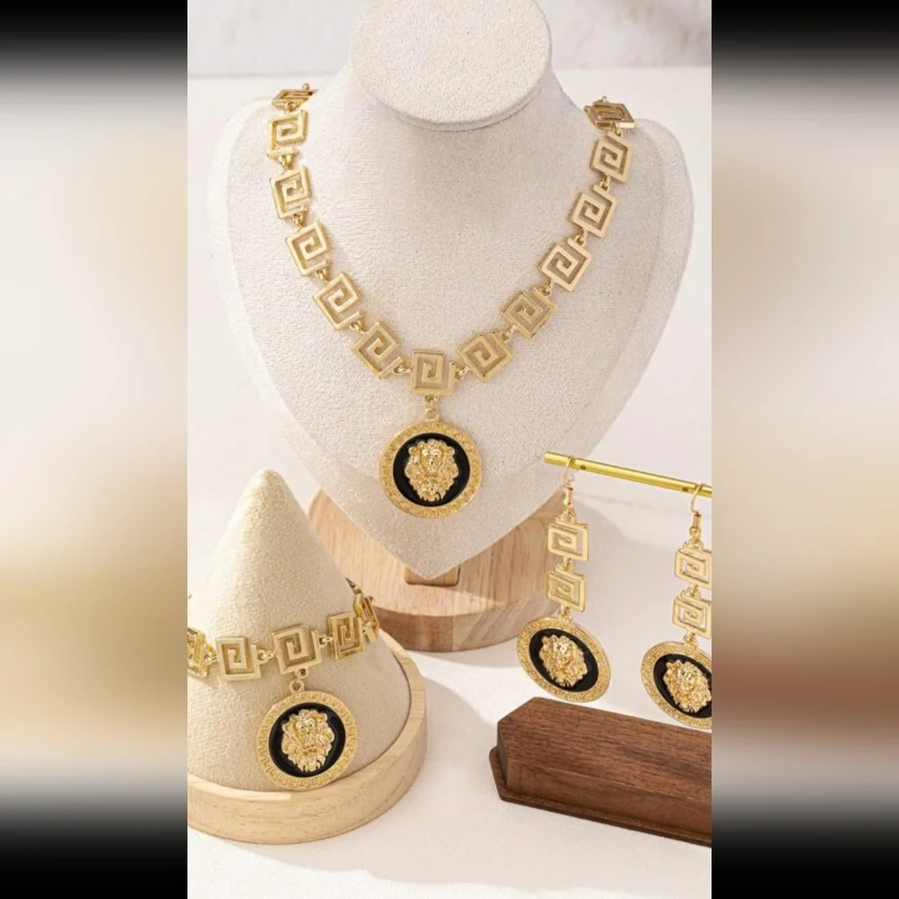 Lion Head: Bracelet, Necklace, Earrings Set NEW - Picture 5 of 8